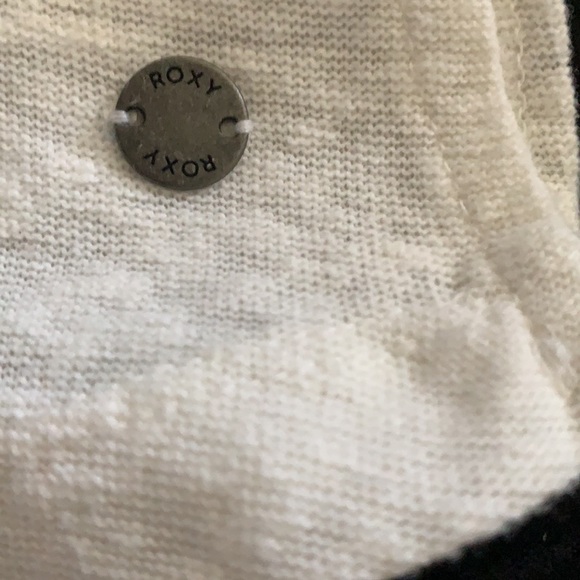 Roxy Snow White hoodie.  NWT!! - Picture 4 of 8